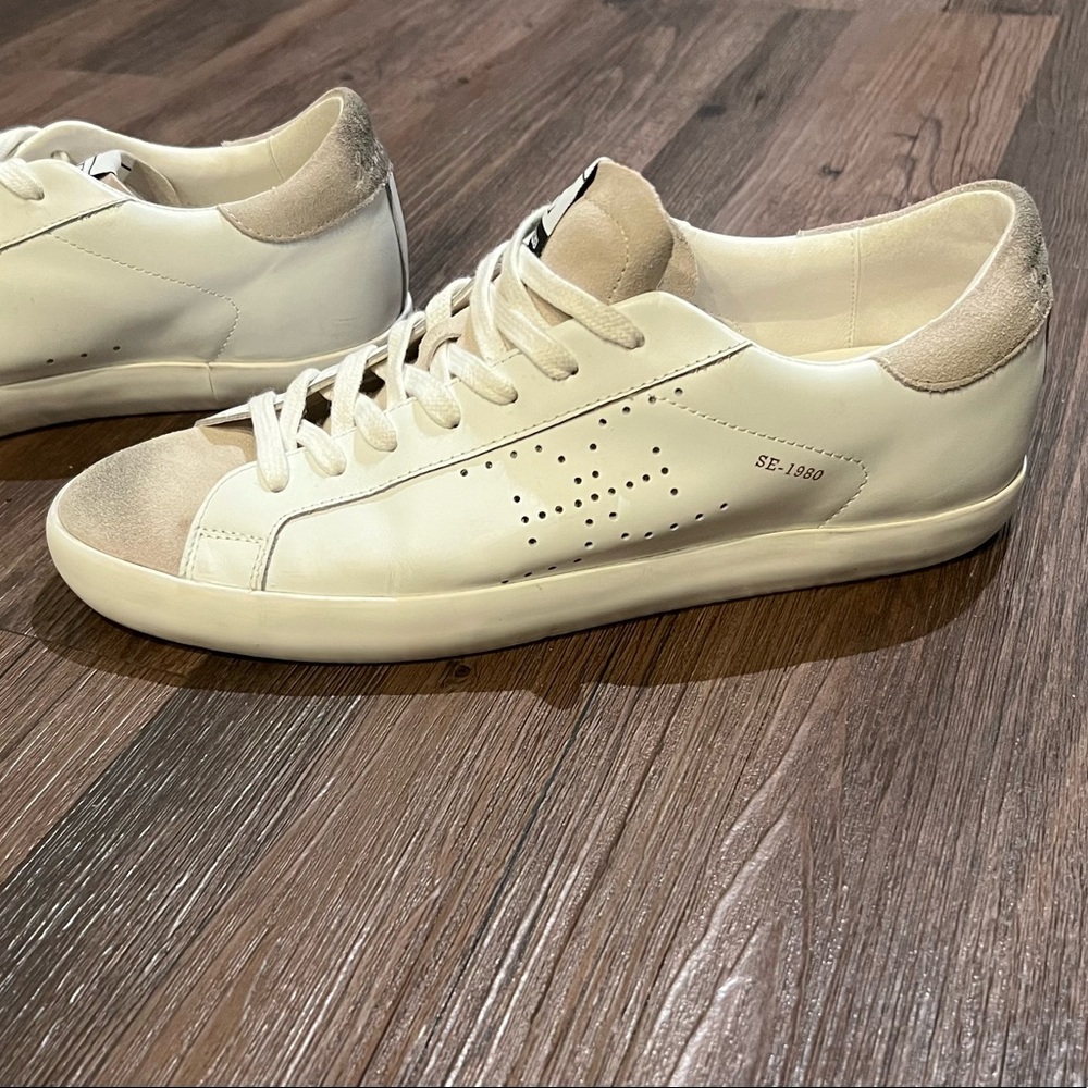 Sam Edelman SS21. Casual sneakers with “worn” effect on suede.